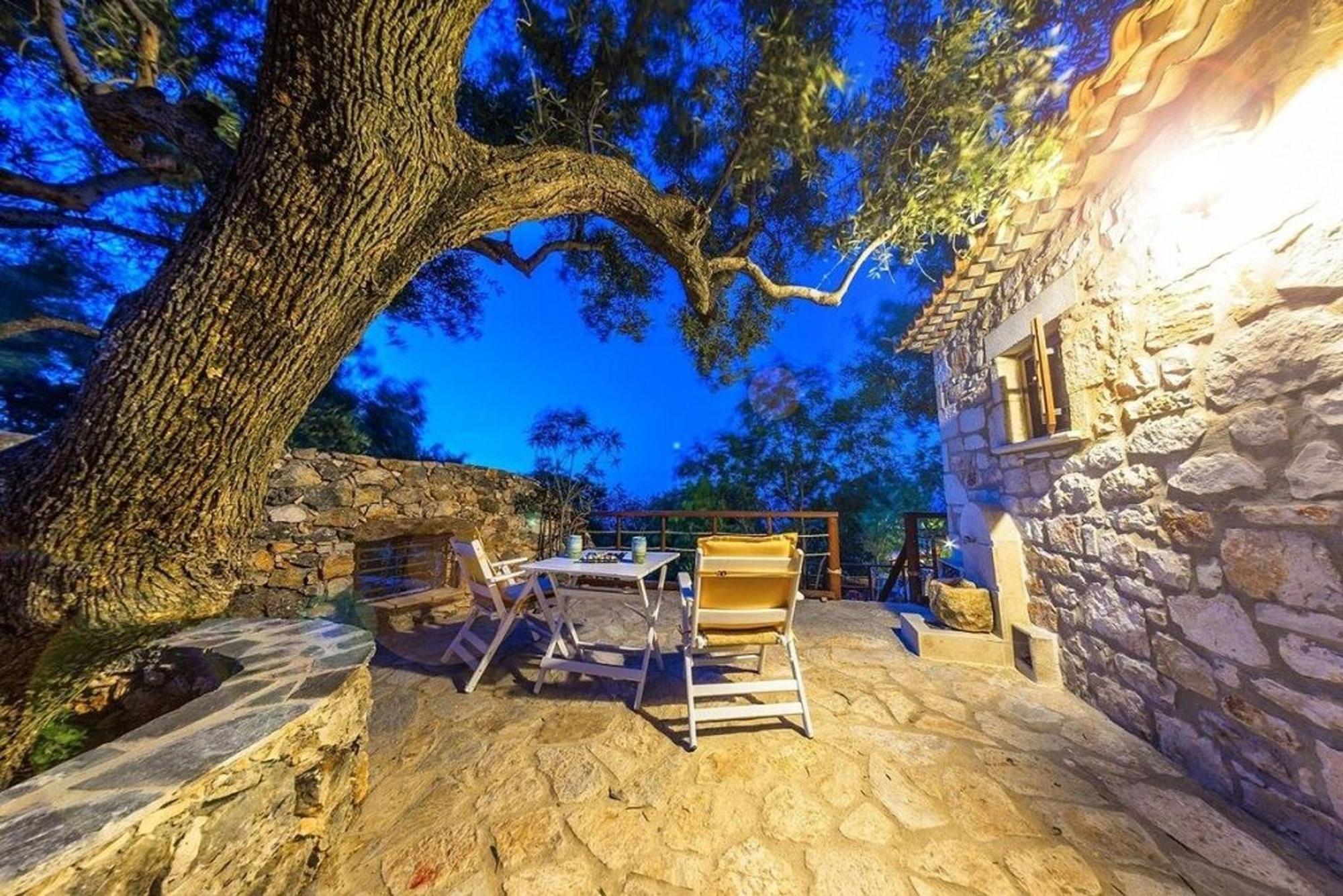 Poseidon Apartment *